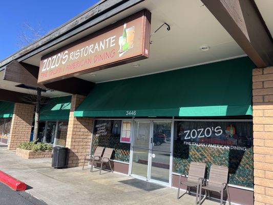 Zozo's Ristorante by null