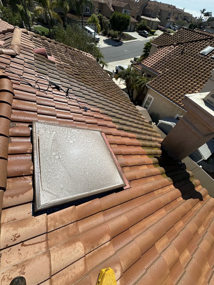Slide of Cali Roof Cleaning