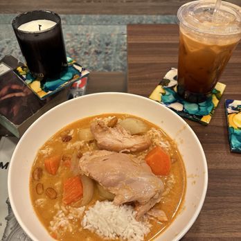Sawan Thai Eatery - Mussaman Chicken - Thai Near Me - Portland, Oregon
