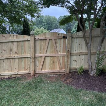 Universal Fence - Single gate and new fence - Fences & Gates Near Me - Herndon, Virginia