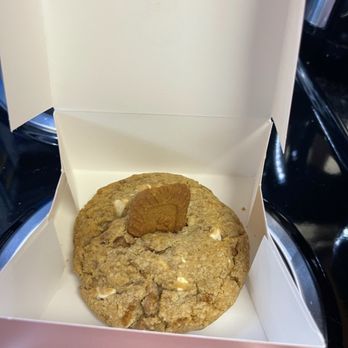 Crumbl - Bellevue - Cookie butter white chip cookie - Bakeries Near Me - Bellevue, Washington Crumbl - Bellevue - Cookie butter white chip cookie - Bakeries Near Me - Bellevue, Washington