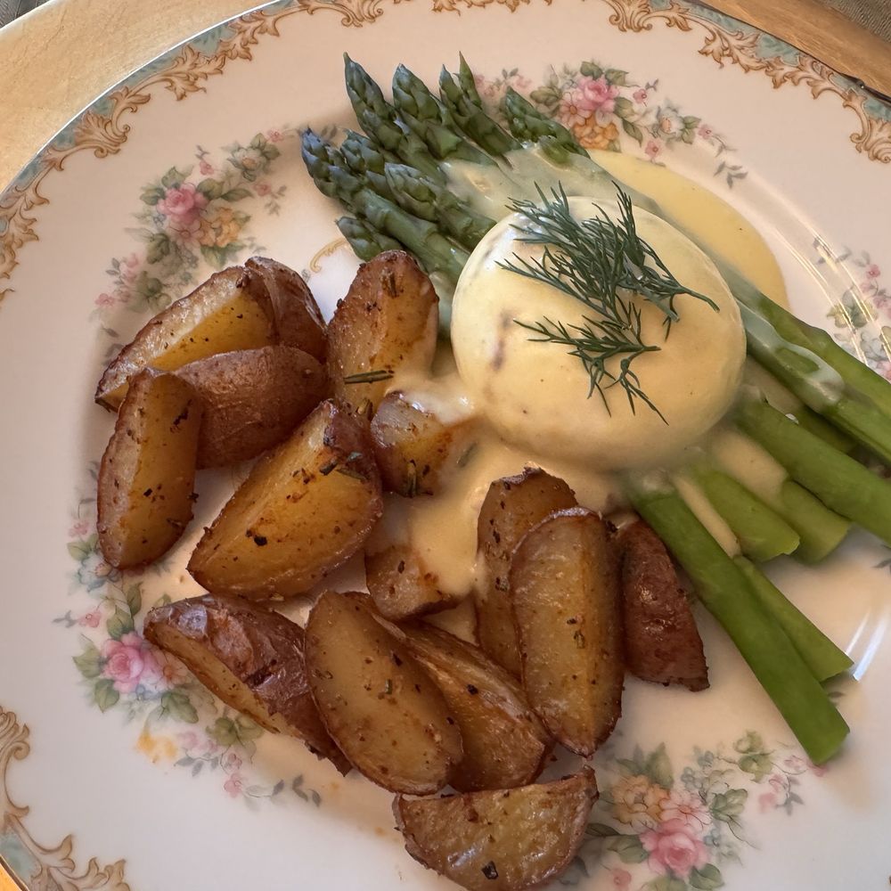 Sutherland House Victorian Bed & Breakfast - How do you top this???!!  Stay 3 nights.  Every breakfast is completely different each day. Amazing!  We skipped lunch. - Bed & Breakfast Near Me - Canandaigua, New York