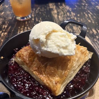Bludso's BBQ - Blackberry Cobbler - Barbeque Near Me - Los Angeles, California Bludso's BBQ - Blackberry Cobbler - Barbeque Near Me - Los Angeles, California