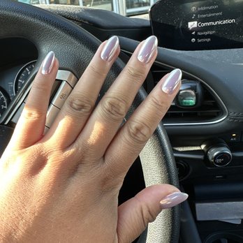 Nail Artique - Lavender Chrome - Nail Technicians Near Me - Beverly Hills, California