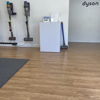 Dyson Demo Store Service Center - Waiting for ever to get help! - Appliances & Repair Near Me - Dallas, Texas