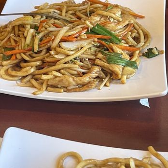 New Asian Fusion - Chicken Chow Mein - Chinese Near Me - Chandler, Arizona New Asian Fusion - Chicken Chow Mein - Chinese Near Me - Chandler, Arizona