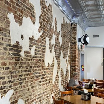 Stix and Cones - Inside seating - Ice Cream & Frozen Yogurt Near Me - Dothan, Alabama