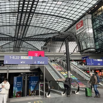 Berlin Hauptbahnhof - Train Stations Near Me - Berlin, BE