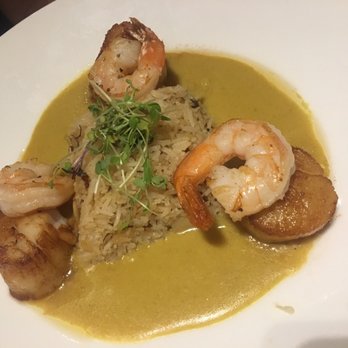 Tommy Bahama - Thai Shrimp & Scallops - Seafood Near Me - Kihei, Hawaii