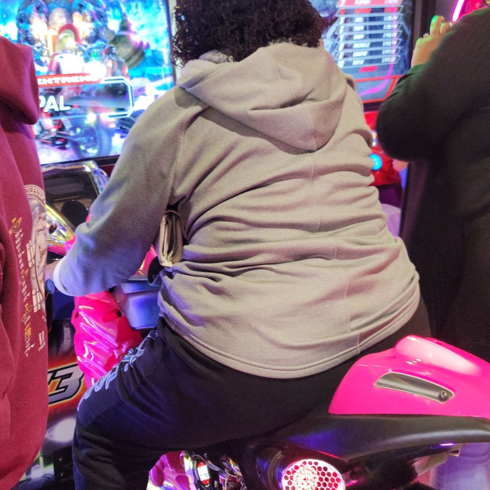 Mom on motorcycle racing game Mom on motorcycle racing game