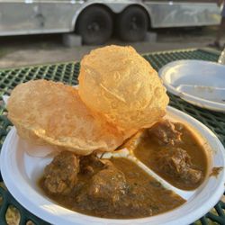 Dosthi Bandi - Puri with Chicken Curry