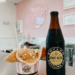 Kelly's Homemade Ice Cream - Peanut butter, cookie dough and cookies and cream ice cream with cane sodas! YUM!