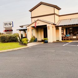 Triple J Steaks & Seafood