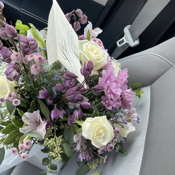 Lee's Floral and Gift Shop - Florists Near Me - Gustine, California