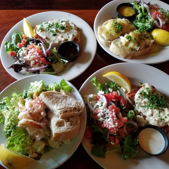 1285 Restobar - Starting from top left and going clockwise: salmon, crab melt, parmesan halibut, crab salad - Italian Near Me - Florence, Oregon