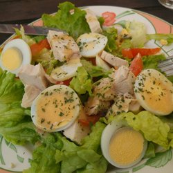 Crêperie Vanille - Salade oeuf poulet tomate tres bien