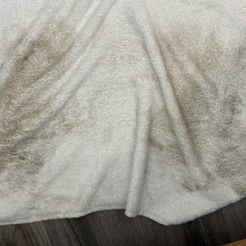 Pier Blue Inn - Dirty towel due to disgusting floors - Hotels Near Me - Old Saybrook, Connecticut Pier Blue Inn - Dirty towel due to disgusting floors - Hotels Near Me - Old Saybrook, Connecticut