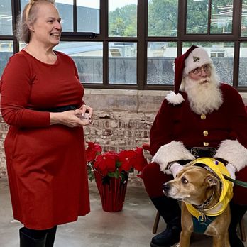 Crosstown Concourse - Mr. and Mrs. Clause - Shopping Centers Near Me - Memphis, Tennessee