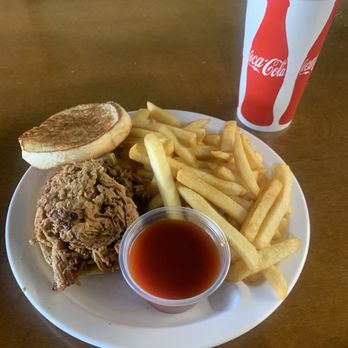 El Flako’s Wrangler Barbecue - Lunch special w pulled pork sandwich, delicious fries and a drink.  Can't believe it's only $9.99. - Barbeque Near Me - Escondido, California