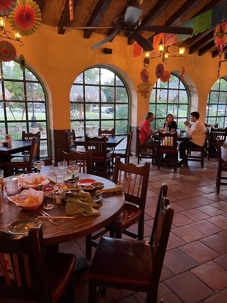 El Tiempo Cantina - Gessner