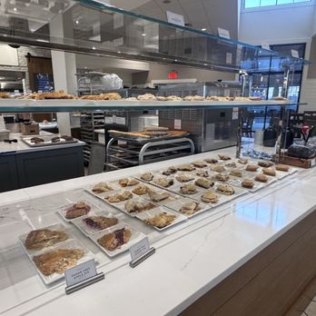 Hershey Farm Resort - Pastries and pies - Hotels Near Me - Ronks, Pennsylvania