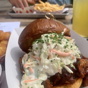 Hermosa Brewing - Pulled pork sandwich 10/10 - Brewpubs Near Me - Hermosa Beach, California Hermosa Brewing - Pulled pork sandwich 10/10 - Brewpubs Near Me - Hermosa Beach, California