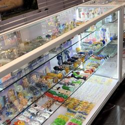 M & M Smoke Shop