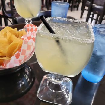 Chapala Mexican Restaurant - 20 oz House Margarita on the rocks with salt - Mexican Near Me - Olathe, Kansas Chapala Mexican Restaurant - 20 oz House Margarita on the rocks with salt - Mexican Near Me - Olathe, Kansas