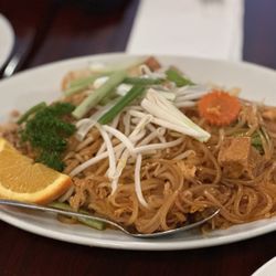 Dusita Thai Cuisine - Pad Thai