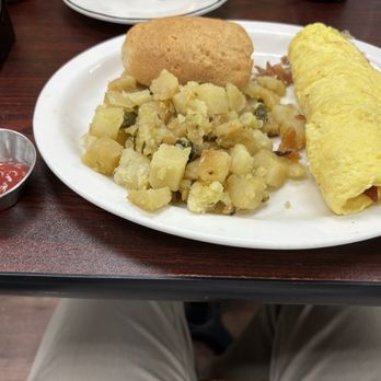 Abeja's House Cafe - El Puerquito Omelette (feta instead of jack cheese) Roasted potatoes GF biscuit - Breakfast & Brunch Near Me - Asheville, North Carolina