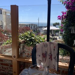 Ocean View Café - Neighbors seem very happy, with a view like that, I guess I would be too
