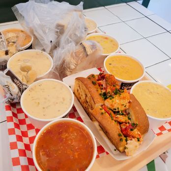 Pike Place Chowder - 8 sampler, Connecticut style lobster roll - Seafood Near Me - Seattle, Washington Pike Place Chowder - 8 sampler, Connecticut style lobster roll - Seafood Near Me - Seattle, Washington