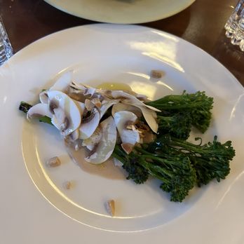 Clown Bar - Broccolini - French Near Me - Paris, 75
