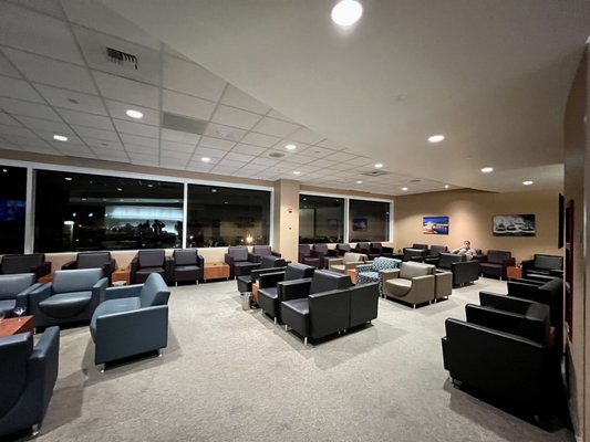 The Club SEA - Concourse A by null