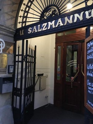 Restaurace & Hotel U Salzmannů by null