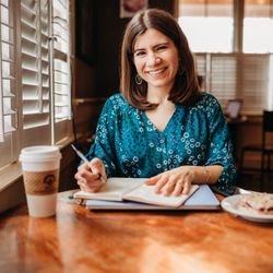 Amanda Grazioli - Amanda Grazioli, Copywriter & Brand Messaging Consultant