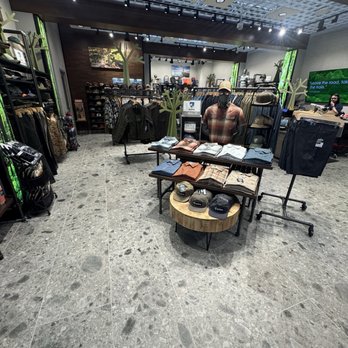 No Boundaries - Men's Clothing Near Me - Milwaukee, Wisconsin