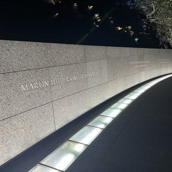 Old Town Trolley Tours - Martin Luther King Memorial - Tours Near Me - Washington, DC, District of Columbia