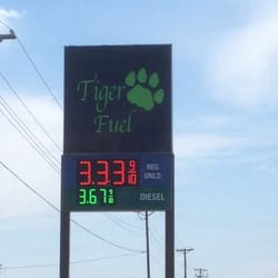 Tiger Stop - Cheap gas!! Next door shell selling $3.45(May 2014)