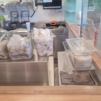 Tropical Smoothie Cafe - Very organized area - Juice Bars & Smoothies Near Me - Nottingham, Maryland