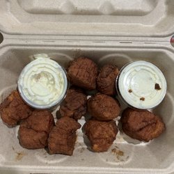 Cosmos Caffe - Ordered Scallop Plate, got 9 very burned scallops and nothing else. I took a picture before throwing them out.