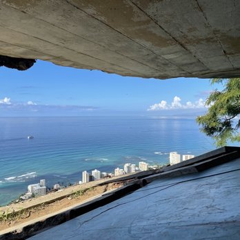 Diamond Head State Monument - View from the pillbox - Parks Near Me - Honolulu, Hawaii Diamond Head State Monument - View from the pillbox - Parks Near Me - Honolulu, Hawaii