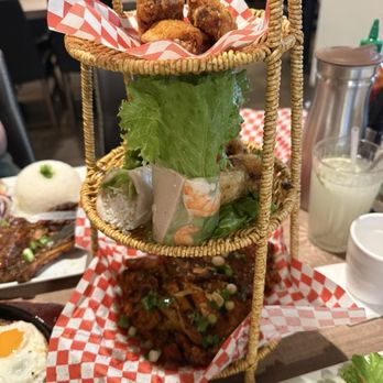 26 Viet Cafe - @A6. @26 Snack Platter / 特色小吃拼盤/ Khay Ăn Vặt @26 - Vietnamese Near Me - Pasadena, California 26 Viet Cafe - @A6. @26 Snack Platter / 特色小吃拼盤/ Khay Ăn Vặt @26 - Vietnamese Near Me - Pasadena, California