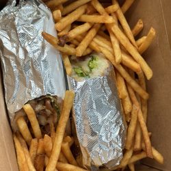 Cantinho Brasileiro - Linguica sandwich