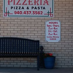 Geno's Pizzeria - Outside Geno's Tioga