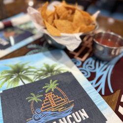 Mi Cancun - Chips & salsa