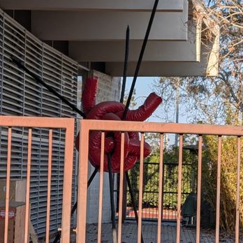Torrance Art Museum - Sculpture behind the fence. I wasn't able to get into the museum that day even though it was during normal business hours - Art Museums Near Me - Torrance, California Torrance Art Museum - Sculpture behind the fence. I wasn't able to get into the museum that day even though it was during normal business hours - Art Museums Near Me - Torrance, California