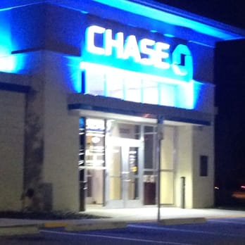 Chase Bank - Bank exterior - Banks & Credit Unions Near Me - Tampa, Florida Chase Bank - Bank exterior - Banks & Credit Unions Near Me - Tampa, Florida