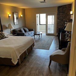Meadowbrook Inn - Annex King room