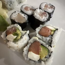 Spicy Yellowtail Roll